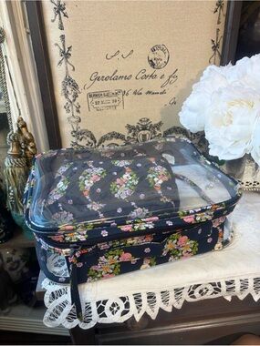 Vera Bradley Paisley Rain cosmetic bag set